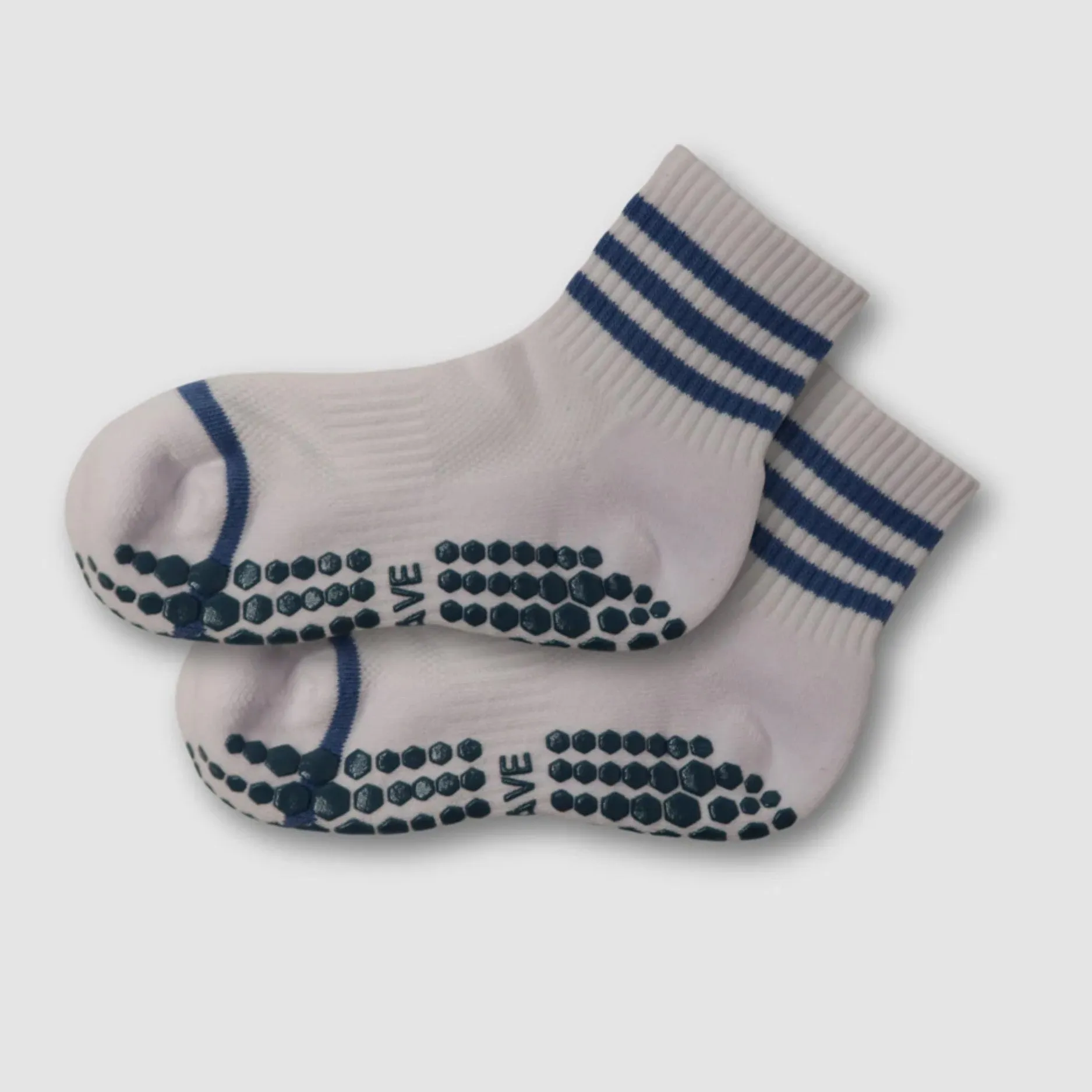 Sporty Chic Quarter Crew Grip Socks (Barre / Pilates)