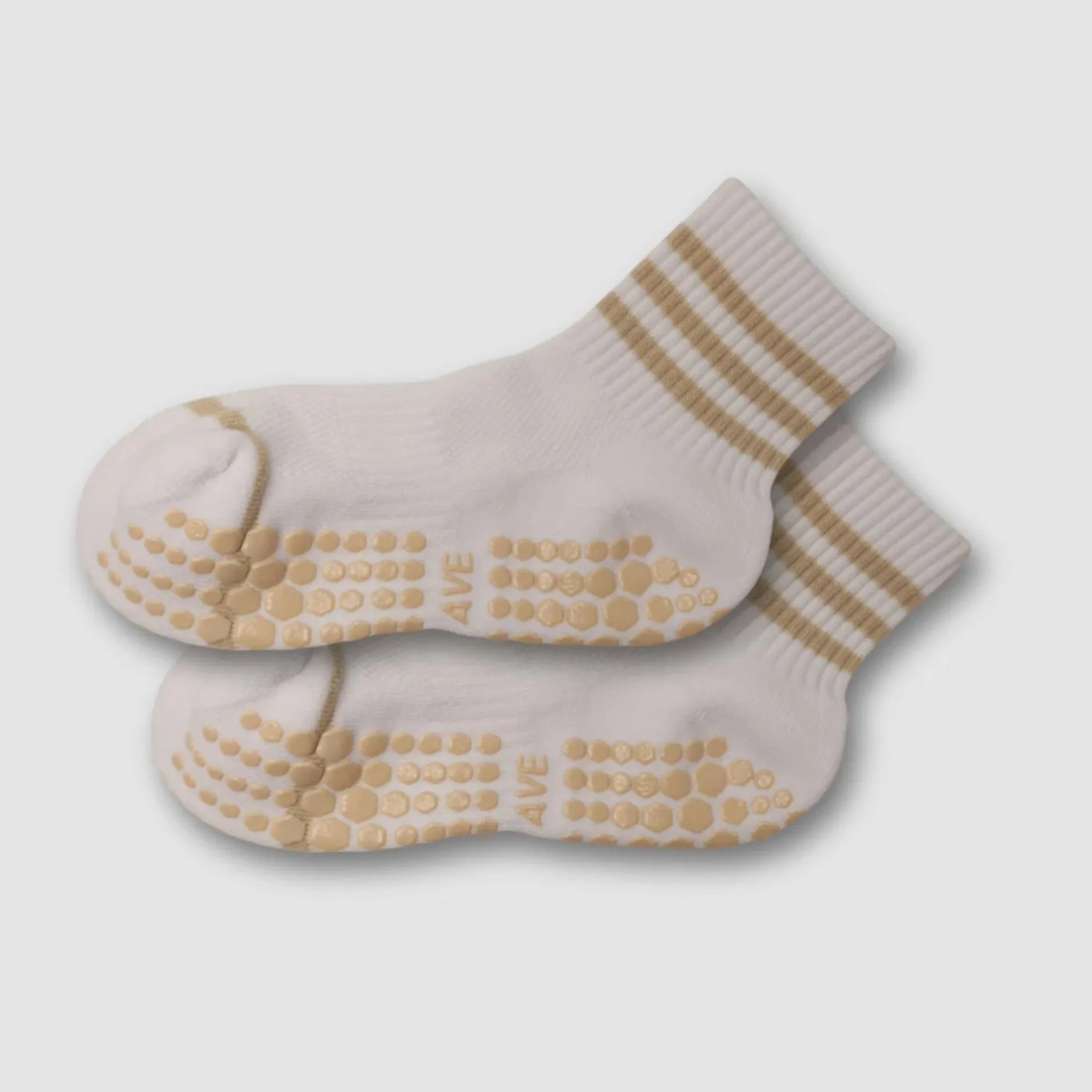 Sporty Chic Quarter Crew Grip Socks (Barre / Pilates)