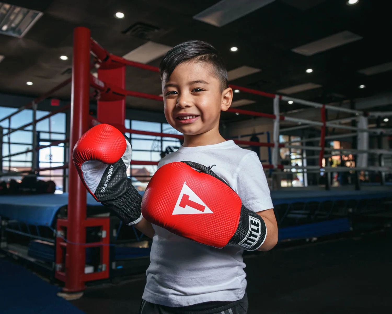 TITLE Boxing Aerovent Youth Gloves